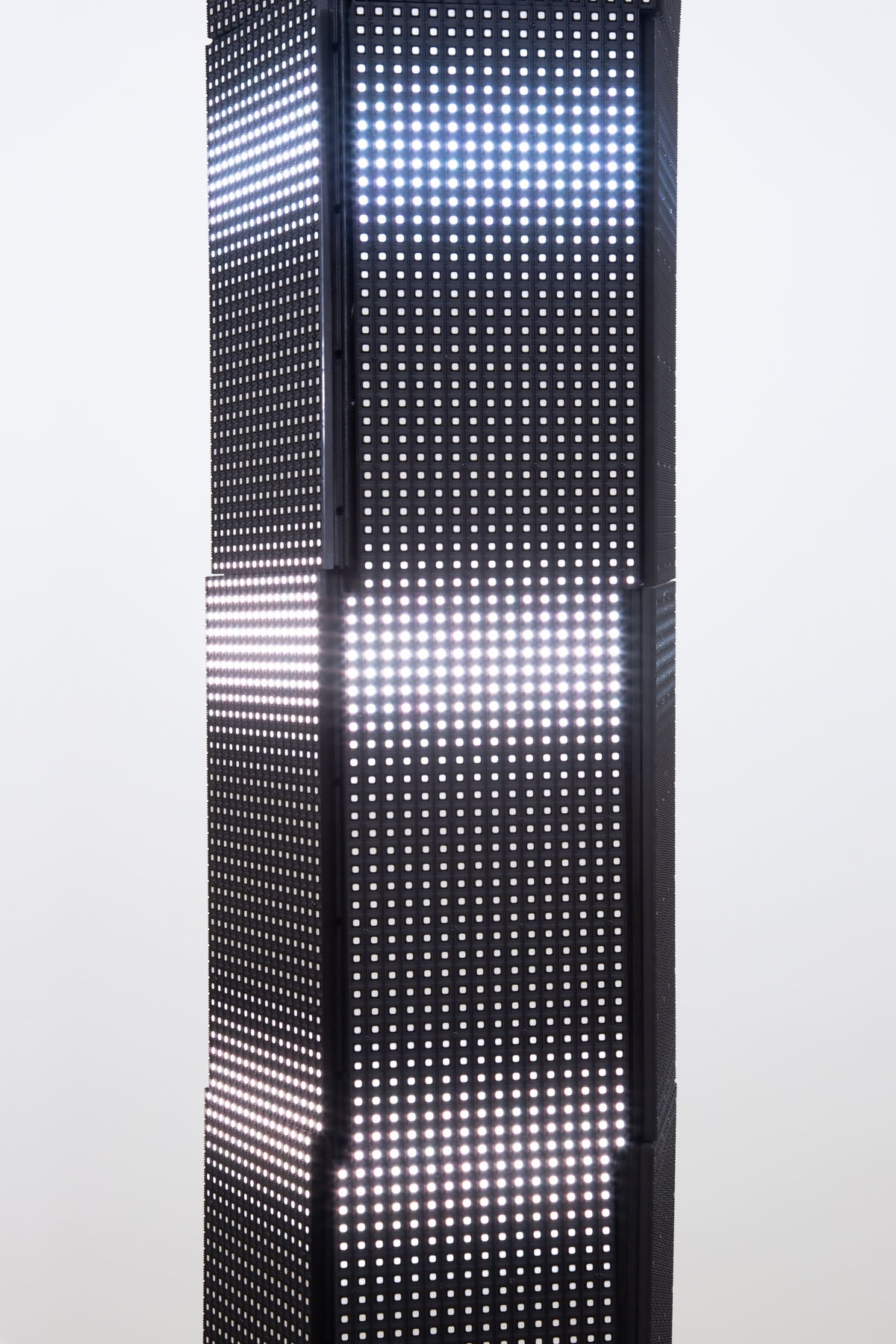 Luke Murphy, Lord Kelvin Column with 5 sides and 9 lights, detail, 2020